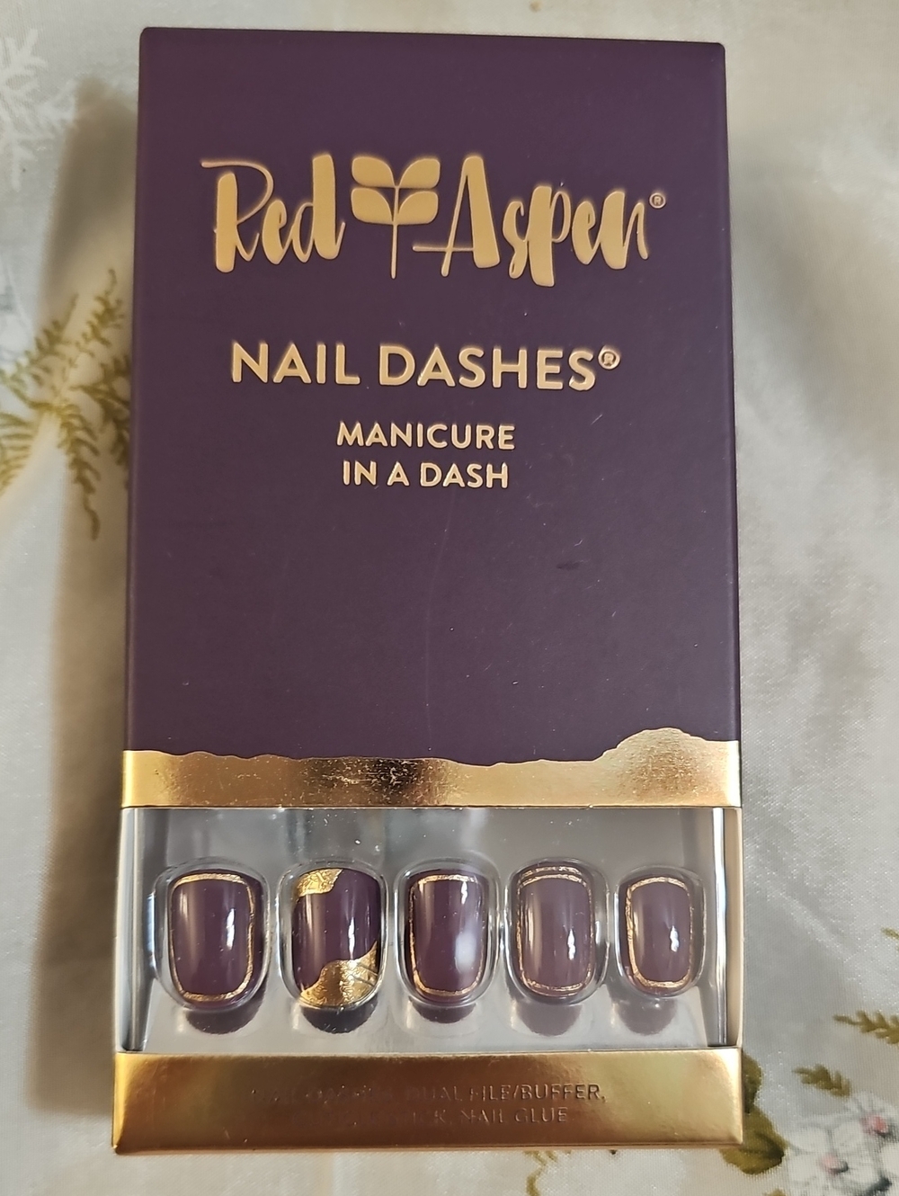 Red Aspen Nail Dashes – Dark Purple with Gold Accent